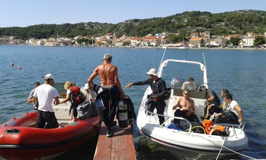 Excursions et cours de plongée à Tisno