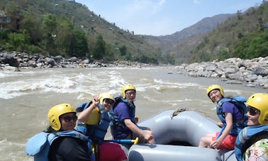 Ressentez la montée d'adrénaline du rafting à Katmandou, au Népal