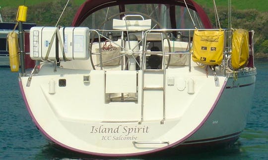 Delphia 37 ''Island Spirit'' Skippered Cruises and Charter in Salcombe