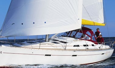 Beneteau Oceanis 393 Sailing Yacht Charter in Athens