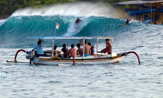 Rent a Traditional Surfer Boat in Nusapenida