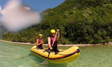 Recorrido en canoa en mini balsa en Bovec, Eslovenia