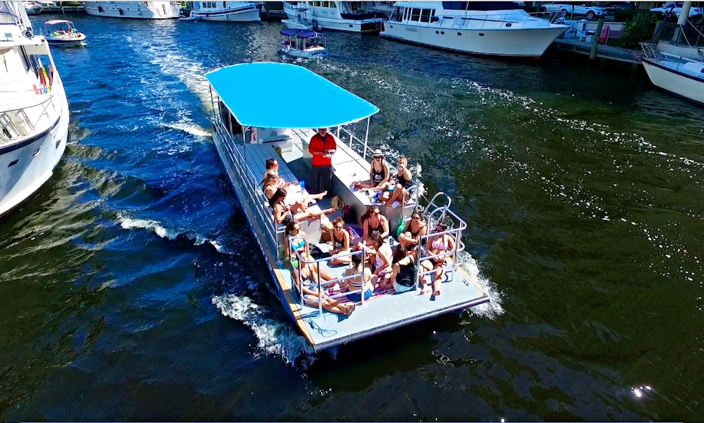 16 Guests Party Pontoon in Miami