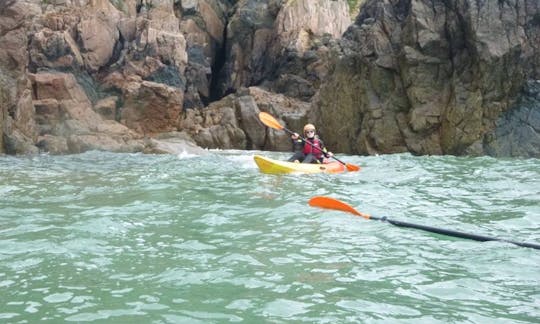 Aluguel de caiaque individual (crianças são bem-vindas) em Guernsey!