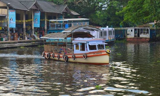 Sightseeing Boat Tour  in Alappuzha
