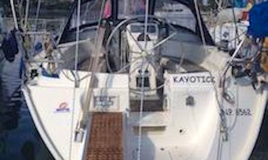 Bavaria 41 "Kayotick" Cruising Monohull Charter in Kerkira