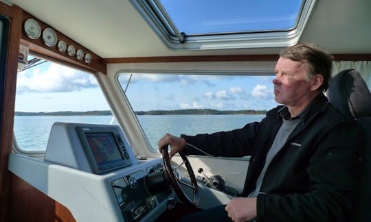 Rent the Sailfish MC 30 Boat in Finland