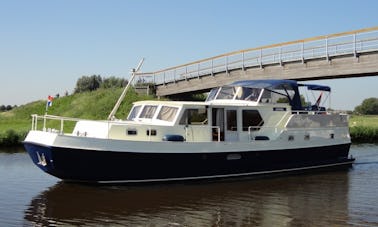 Location de yacht à moteur Kingfisher Delos 1430 de 34' à IJsselstein