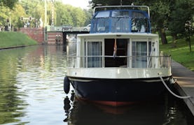 Charter 39' Houseboat 1200 in IJsselstein