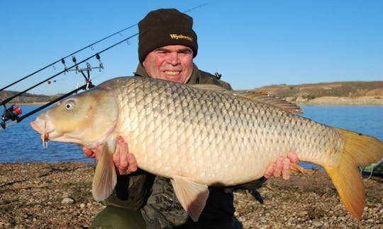 スペインのカスペでの釣りツアーを私たちと一緒に！