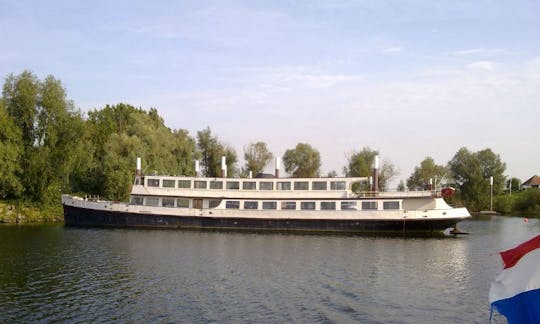 Alquiler de barco de pasajeros «Columbus» en Kerkdriel