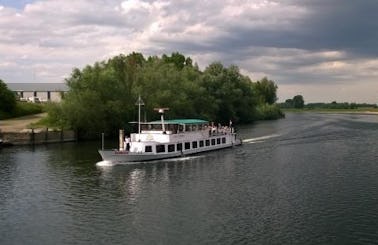 ''Domani'' Passenger Boat Charter in Kerkdriel