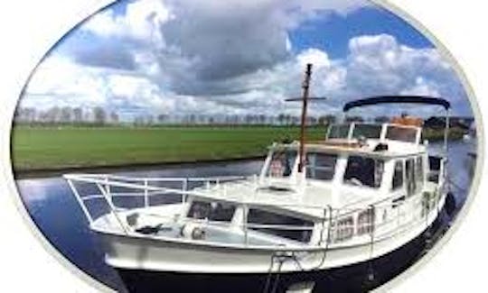 38' Motor Yacht ''The Blue Pearl'' Rental in Akkrum