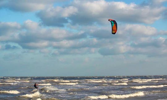 Kitesurfing Lesson in Camber