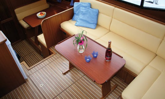 34' Vri-Jon Contessa 1040 Motor Yacht Charter in Drachten, Netherlands