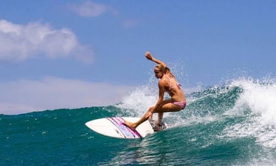 Guia de surf no sul de Kuta, Indonésia