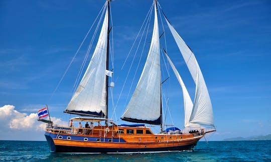 Sailing Yacht Capricorn