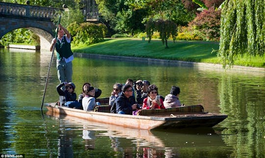 Wooden Gondola Punting Tours in Cambridge