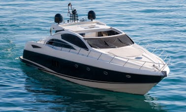 Alquiler capitaneado en el megayate Sunseeker Predator 72 desde Split, Croacia