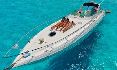 47' Four Winns Luxury Yacht Charter in Cancún, Mexico
