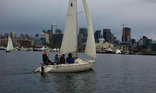 20ft ''Cici'' Santana Yacht Rental in Seattle, Washington