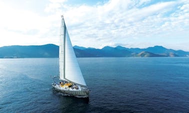 Alquile un viaje de un día o un crucero nocturno en Angra dos Reis, Paraty o Ilhabela