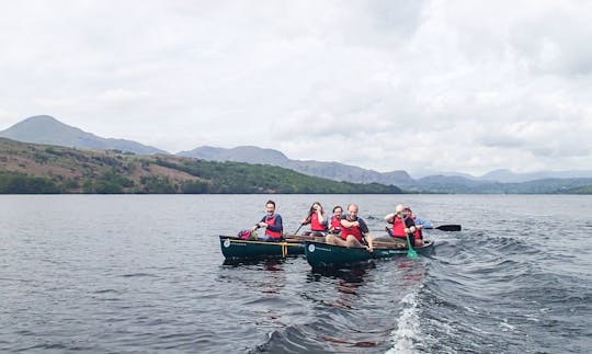 Edificio abierto para practicar piragüismo, kayak y balsas, en el área de Coniston del Distrito de los Lagos