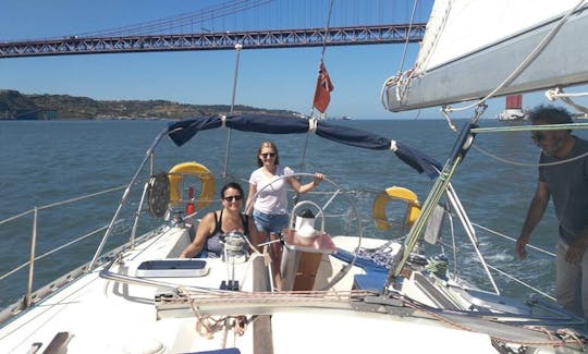 Descubra Lisboa en el lujoso yate de 45 pies «Octonia» con el capitán Nigel