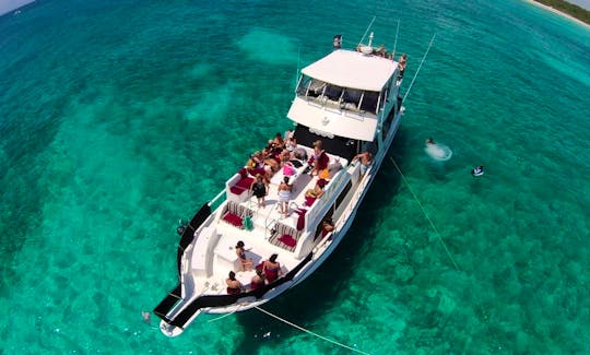 72' Motor Yacht Charter in Playa del Carmen, Mexico