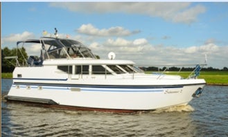 Charter 36' Saturnus 2 Motor Yacht in Friesland, Netherlands