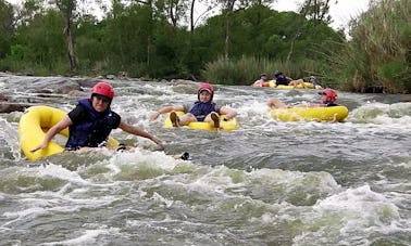 Tubing sur la rivière Vaal à Vanderbijlpark, Afrique du Sud