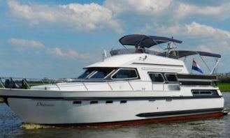 Charter 44' Plutonius Motor Yacht in Friesland, Netherlands