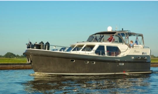 Charter 45' Minerva Motor Yacht in Friesland, Netherlands