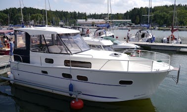Explore Wilkasy, Poland on 27' Motor Yacht