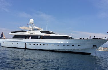 Super-Yacht-Direct Rental South of France (Central Med)