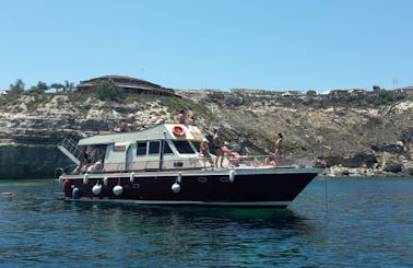 Explore Lampedusa, Sicilia with Captain Peter