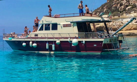 Explore Lampedusa, Sicilia with Captain Peter