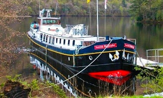Explore Muirtown, Scotland on 117' Canal Boat