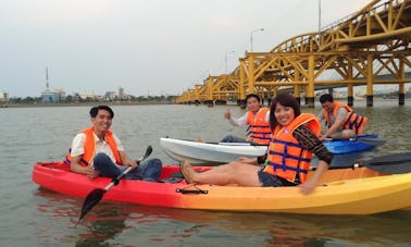 Location de kayak dans la ville de Da Nang, Vietnam