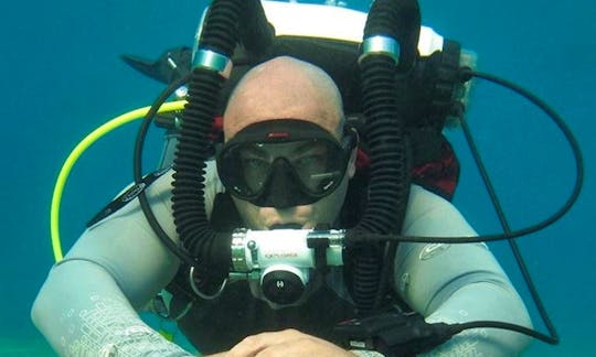 Learn to Dive with a  PADI 5 Star Instructor in Leeds, England