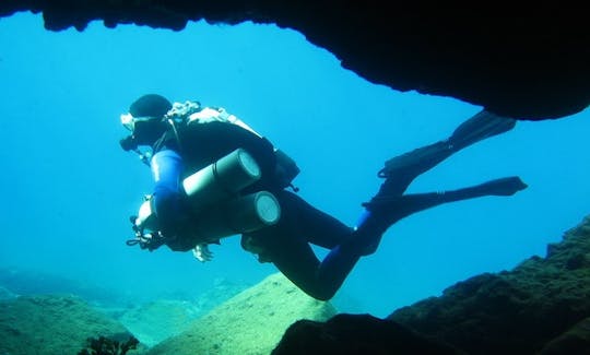 Enjoy Diving Courses in Tías Canarias, Lanzarote