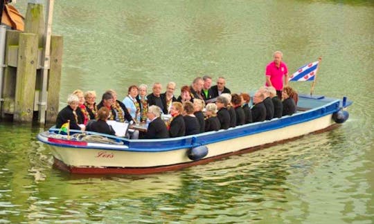 Rent Lois Canal Boat in Makkum, Friesland