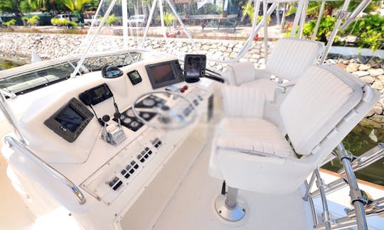 Yacht de pêche Cabo Sport de 35 pieds à Puerto Vallarta, Mexique