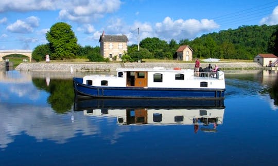 Cruise Aboard The EuroClassic 139 GC Boat in Capestang, France