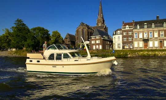 Charter the Linssen 29.9AC/30.9AC Motor Yacht in Capestang, France
