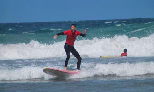 Play with waves - Surf lessons offered in Canarias, Spain