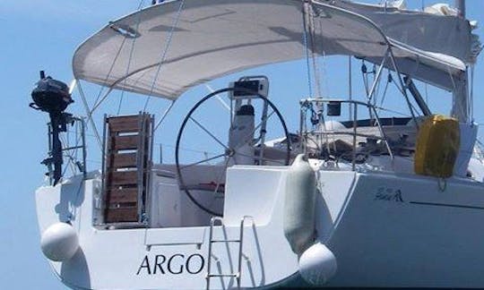 Monocoque de croisière de 40 pieds à Alimos, Grèce