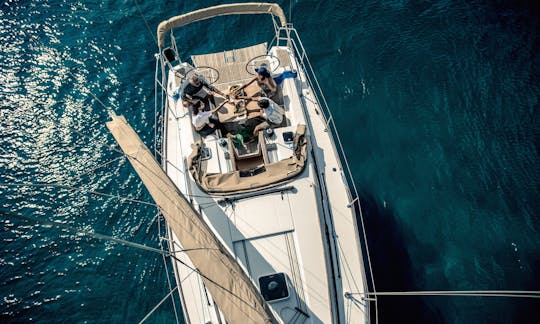 Charter 37' "Allegro" Sailboat in Azores, Portugal