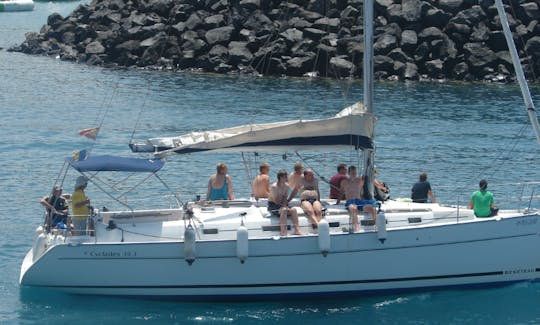 Charter 39' Cruising Monohull in Costa Adeje, Canarias