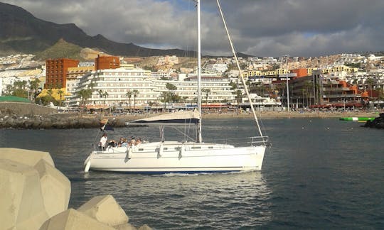 Charter 39' Cruising Monohull in Costa Adeje, Canarias